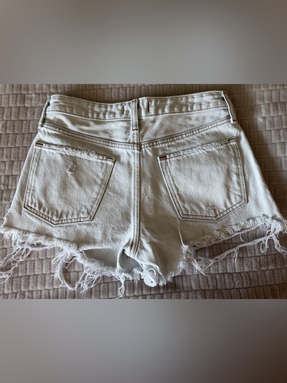 Abercrombie & Fitch Low Rise Short White Waist 24 - Picture 2 of 4